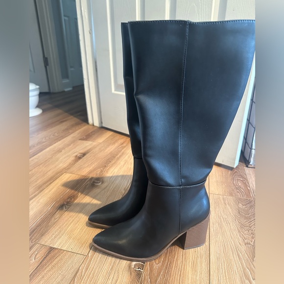 New black knee high pointed boots - Picture 2 of 8